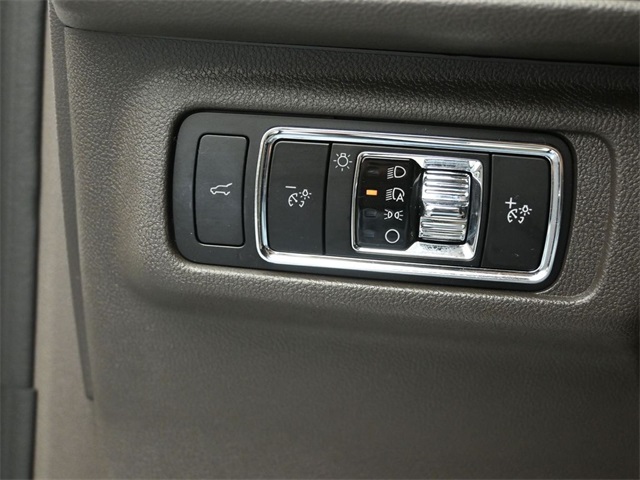 2023 LINCOLN CORSAIR - Image 11