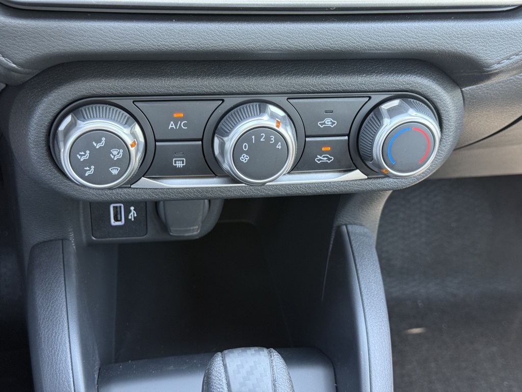 2025 Nissan Versa S photo 15