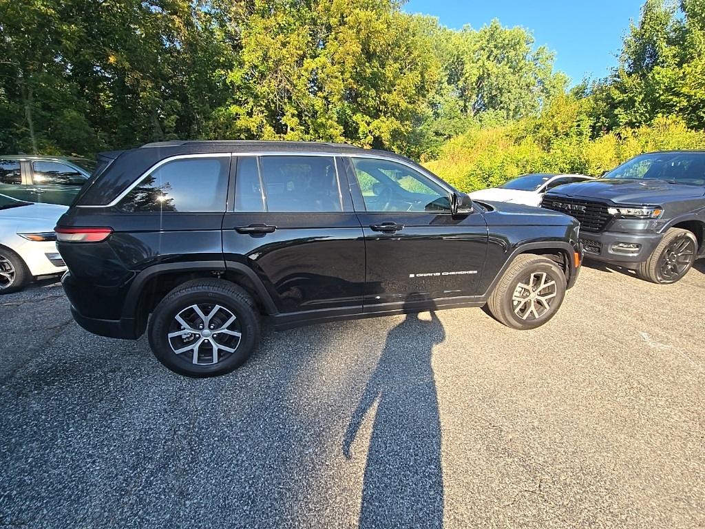 2024 Jeep Grand Cherokee Limited photo 7