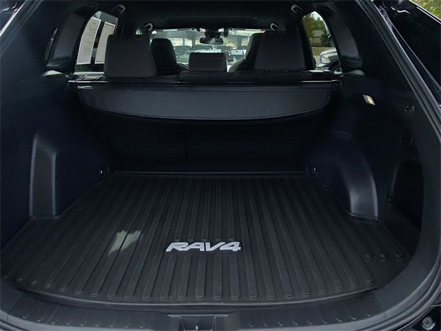 2022 Toyota RAV4 Hybrid SE photo 15