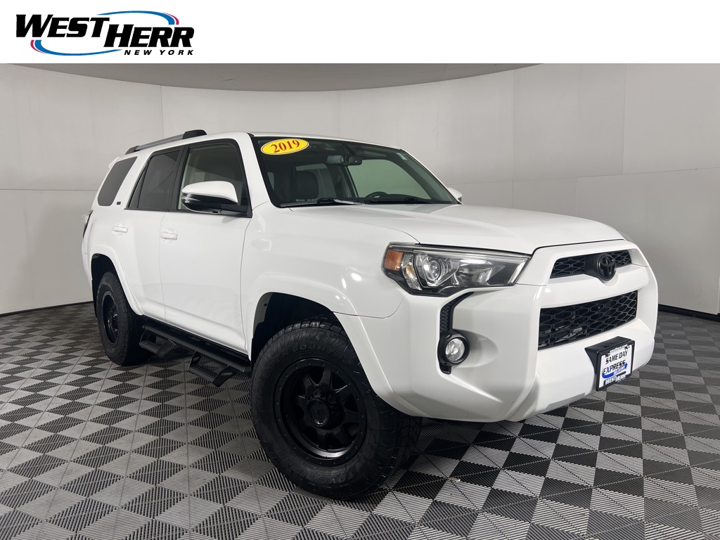 2019 Toyota 4Runner SR5 Premium's photo