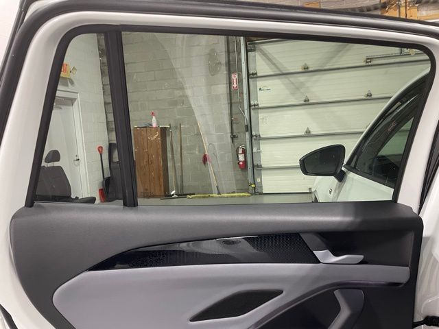 2025 Volkswagen Tiguan SE R-Line Black photo 13