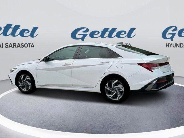 2025 Hyundai Elantra SEL Convenience photo 4