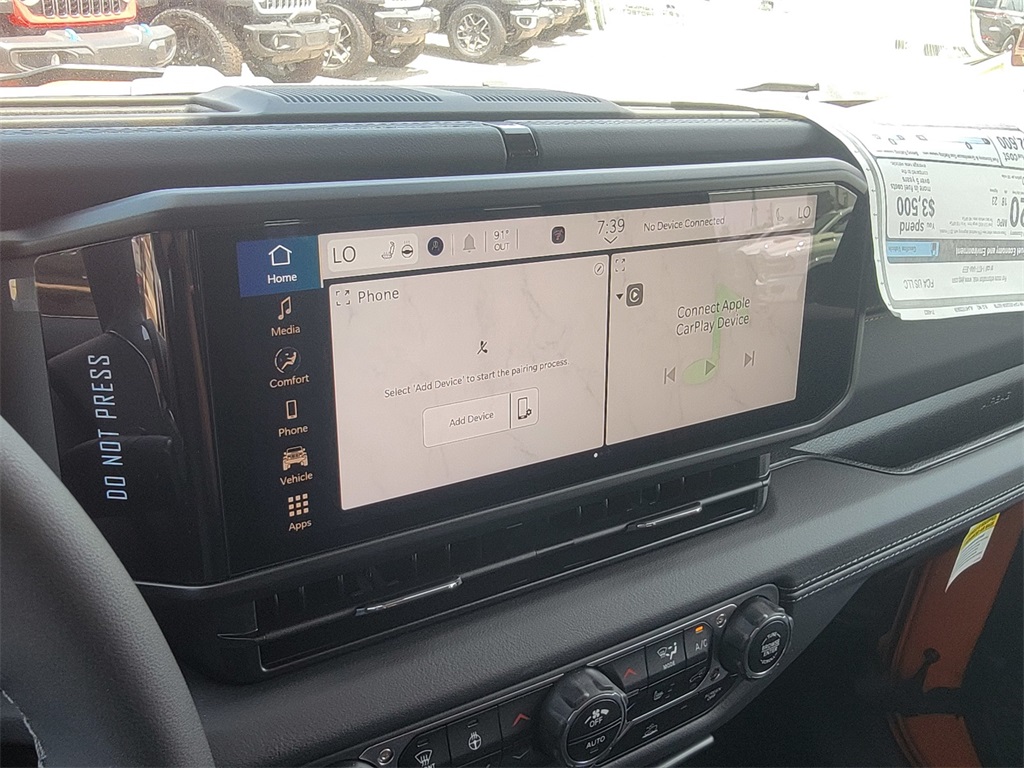 2025 Jeep Wrangler Sahara photo 15