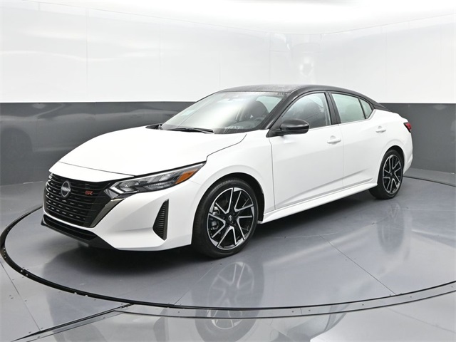 2025 Nissan Sentra SR photo 3