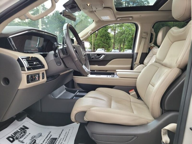 2024 Lincoln Navigator L Reserve photo 5