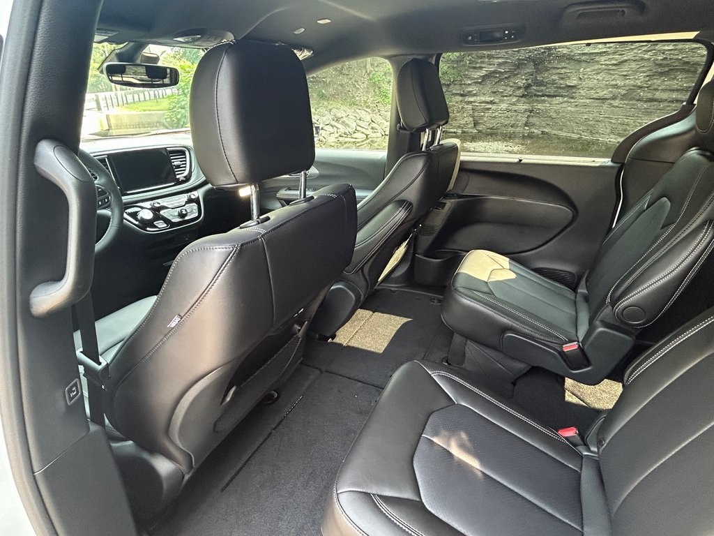2026 Chrysler Pacifica photo 13