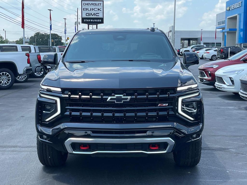 2025 Chevrolet Suburban Z71 photo 2