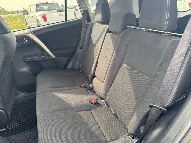 2015 Toyota RAV4 XLE photo 24