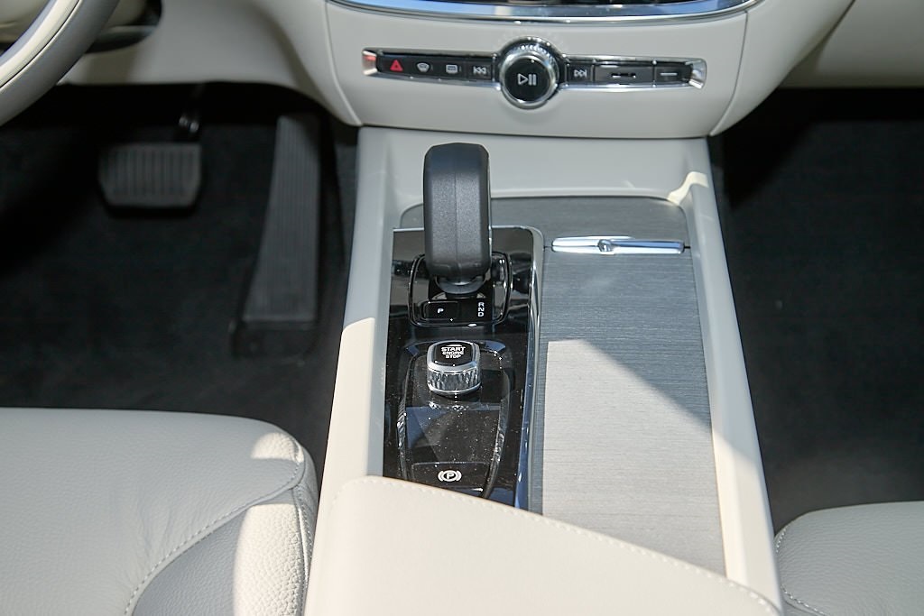 2026 VOLVO V60CC - Image 26