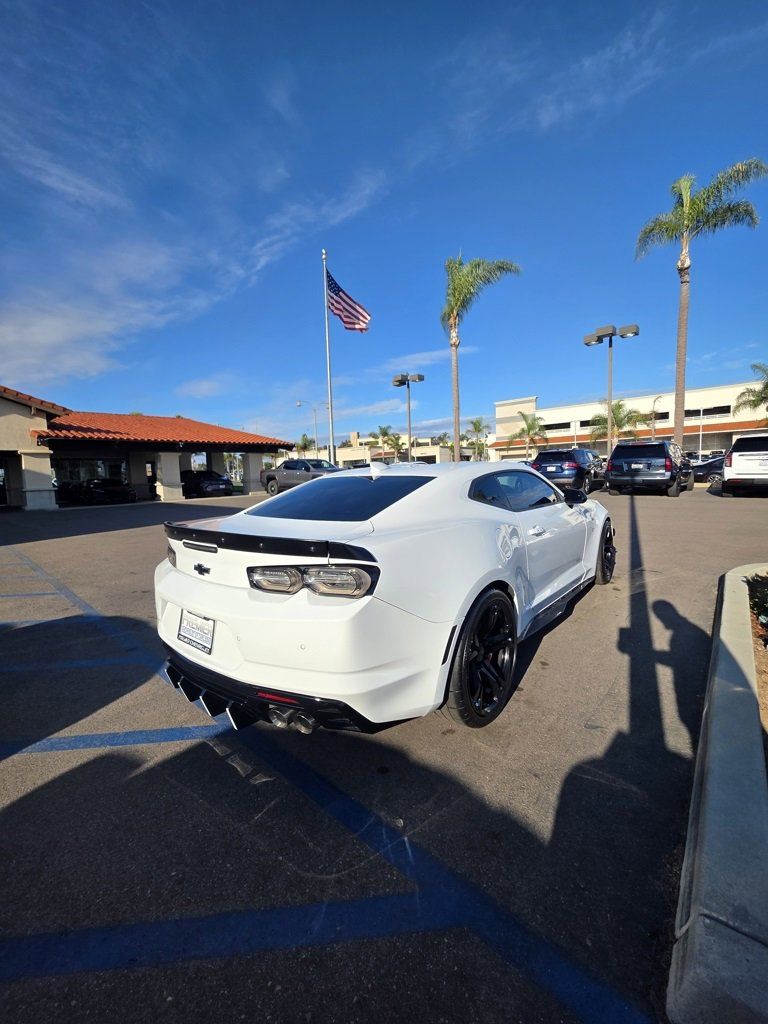 2019 Chevrolet Camaro 2SS photo 3