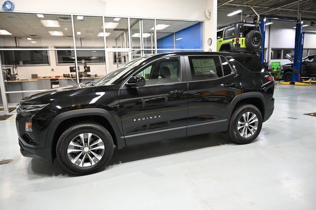 2026 Chevrolet Equinox LT photo 4