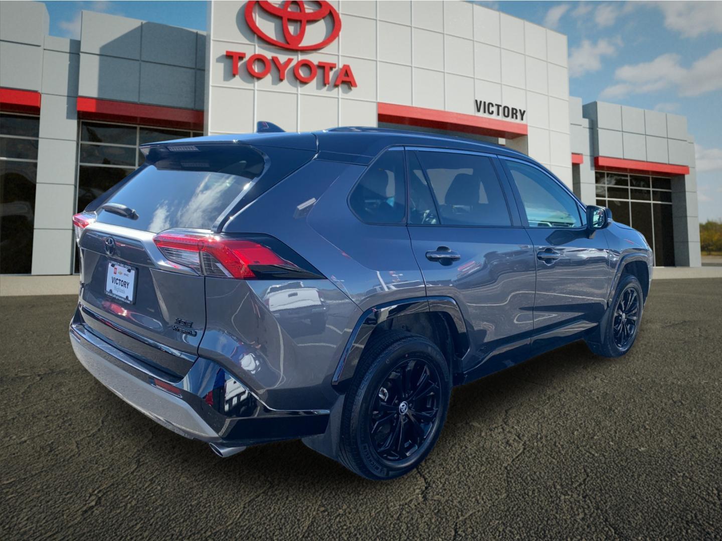 2023 Toyota RAV4 Hybrid XSE photo 2
