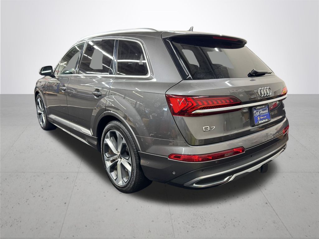 2021 Audi Q7 55 Prestige photo 2