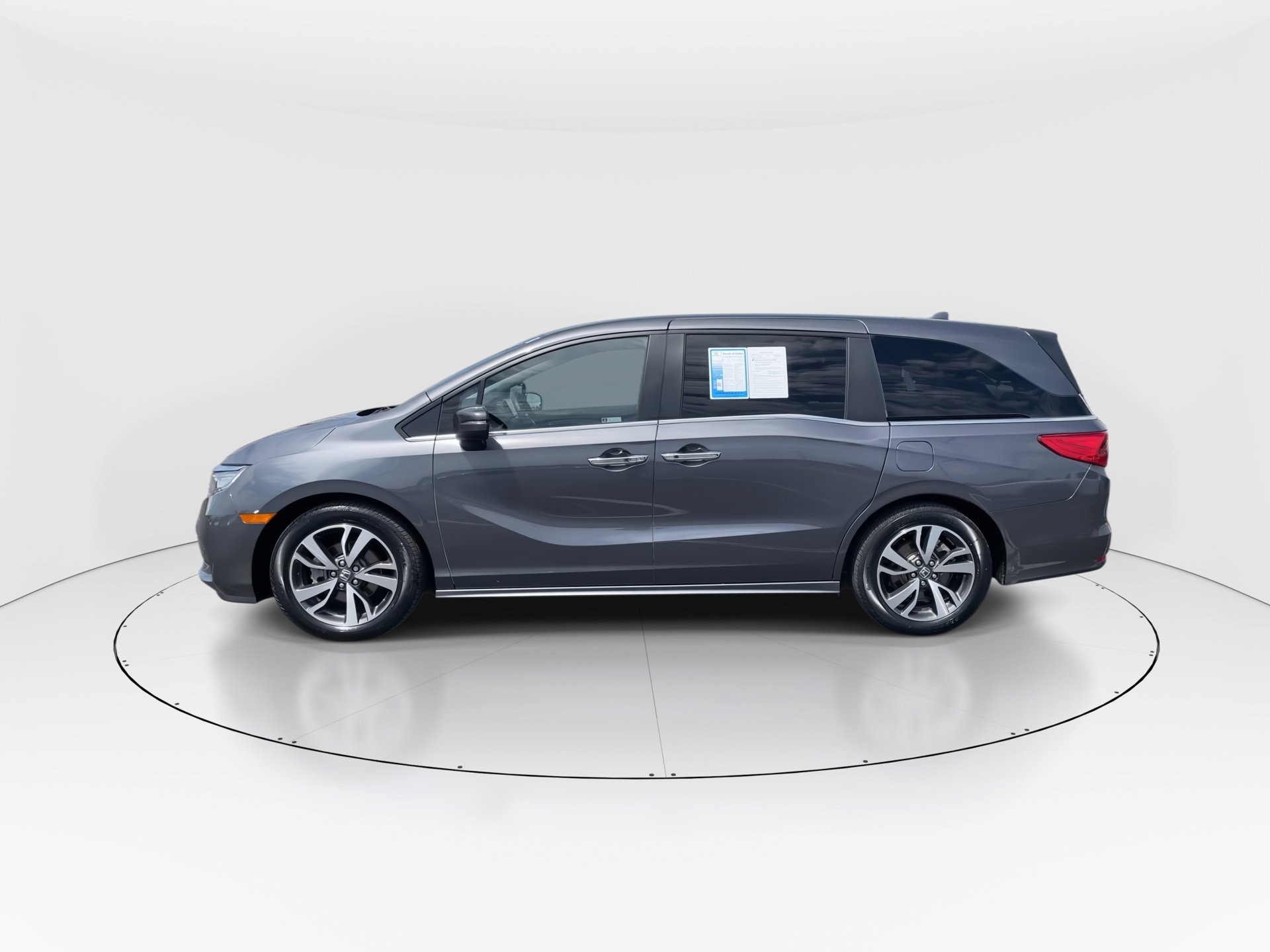 2024 Honda Odyssey Touring photo 4