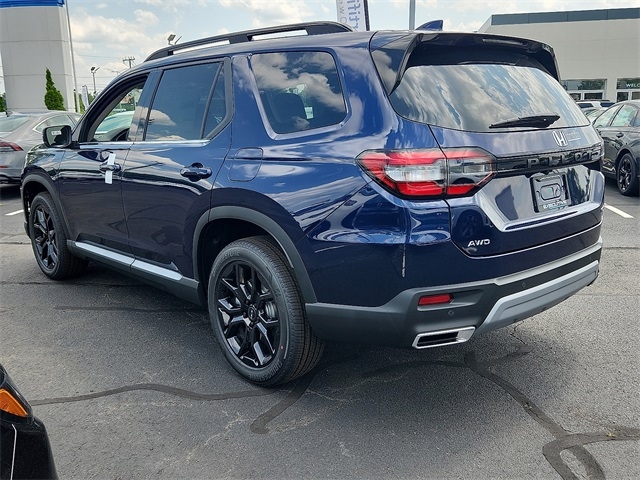 2025 Honda Pilot Touring photo 2