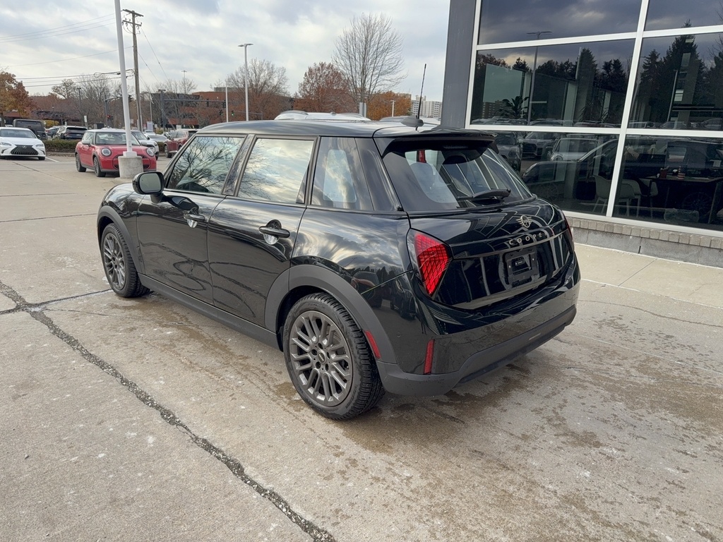 2025 Mini Cooper 4 Door Hardtop Signature photo 3