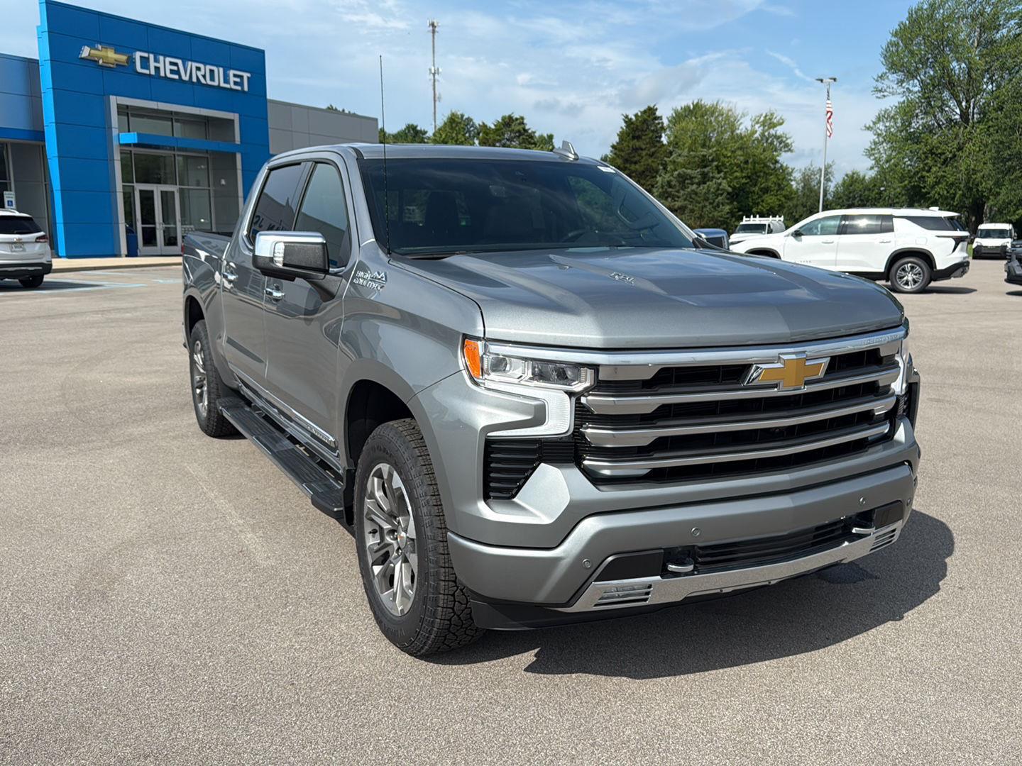 2025 Chevrolet Silverado 1500 High Country photo 2