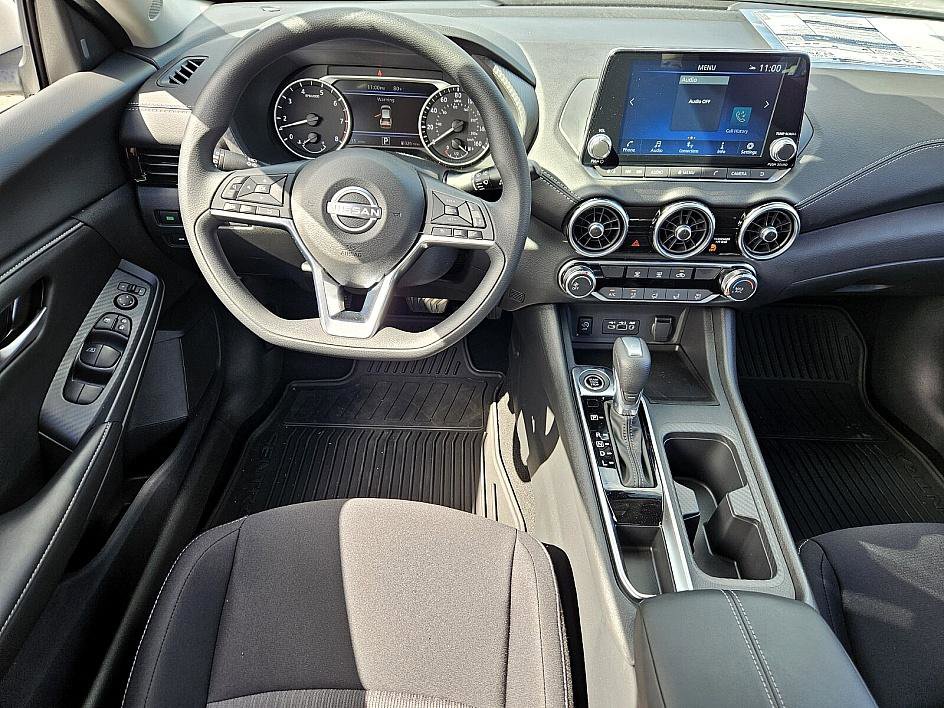 2025 Nissan Sentra SV photo 9