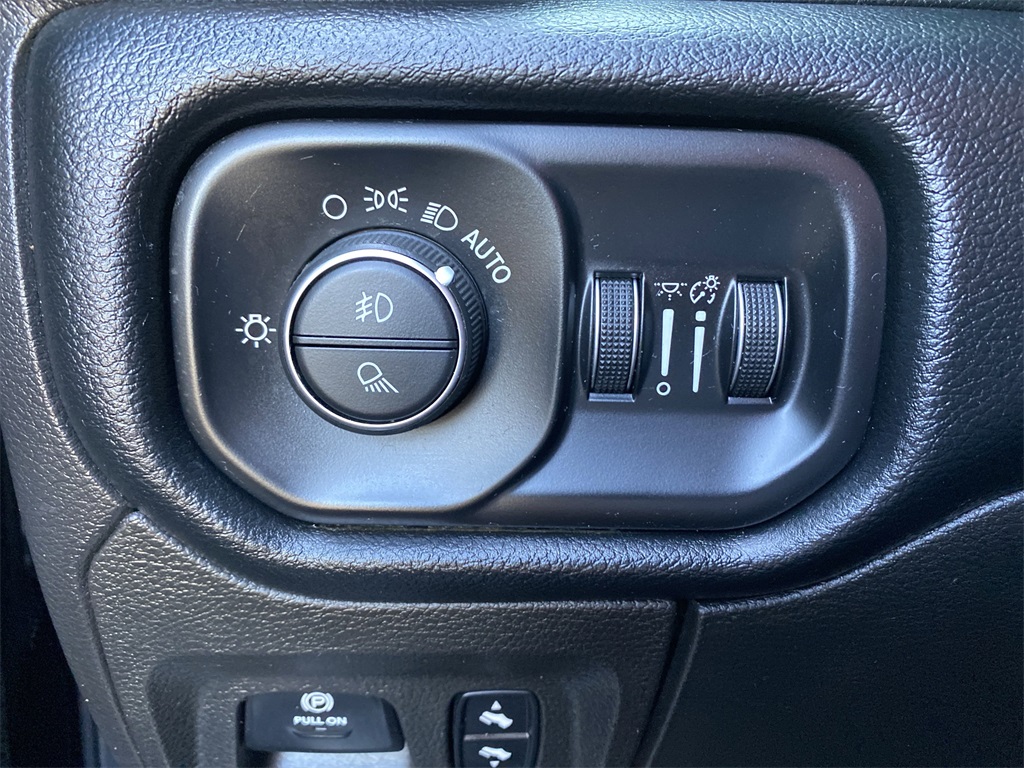 2020 Ram 1500 Laramie photo 18