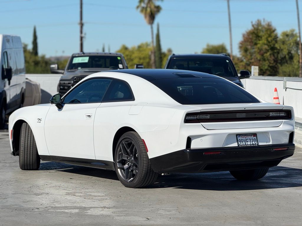 Used 2024 Dodge Charger Daytona R/T with VIN 2C3CDBCK7RR205204 for sale in Claremont, CA