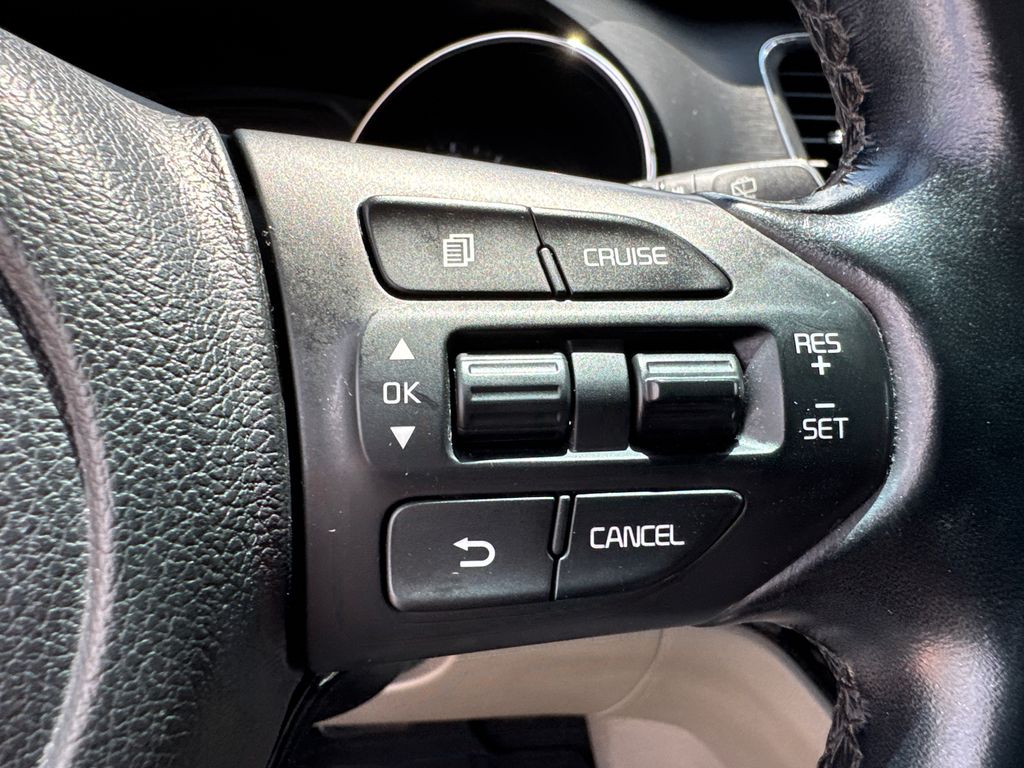 2021 Kia Sedona EX photo 23