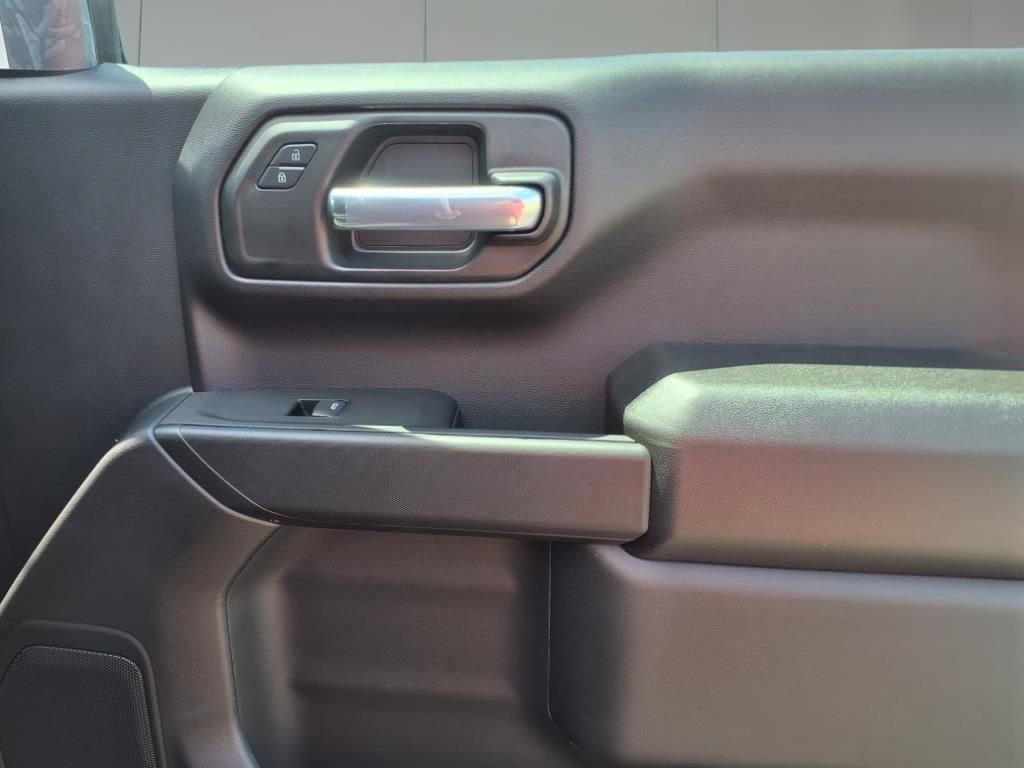2025 Chevrolet Silverado 1500 Custom photo 25