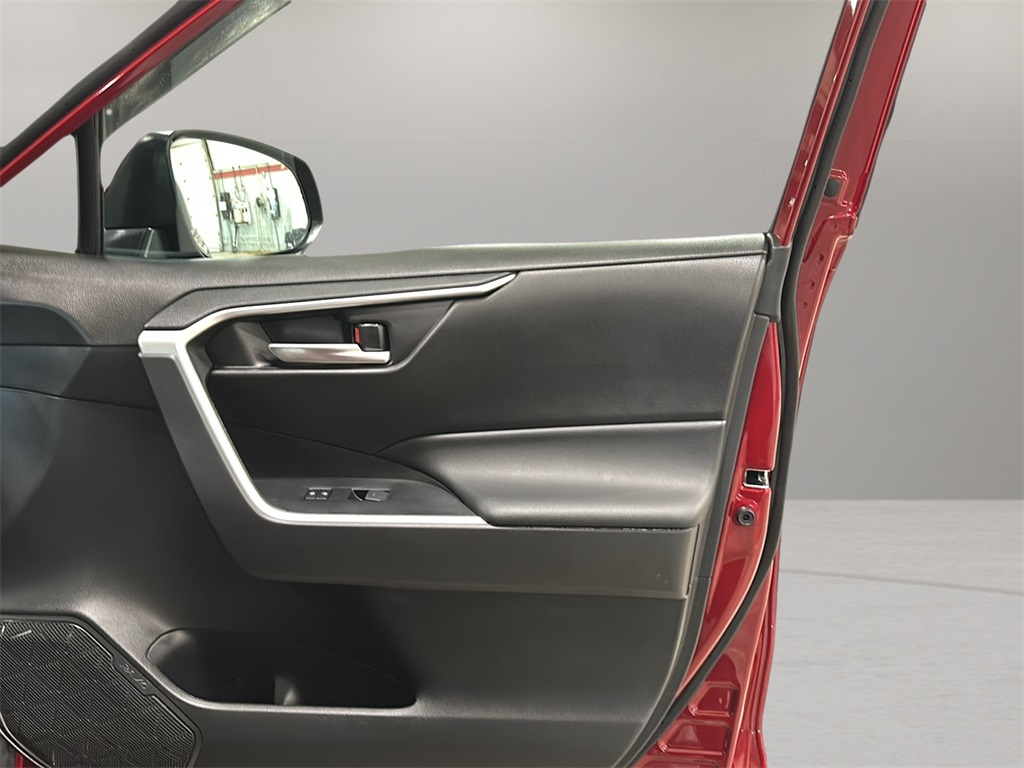 2024 Toyota RAV4 XLE Premium photo 4