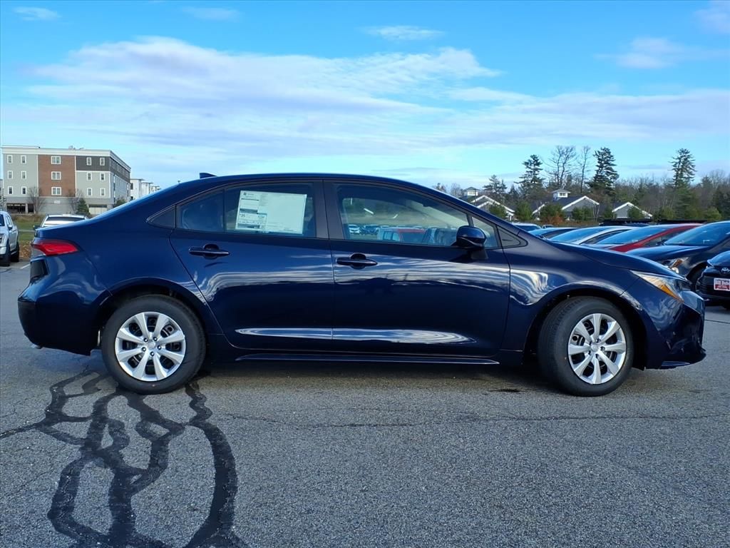 2026 Toyota Corolla LE photo 3