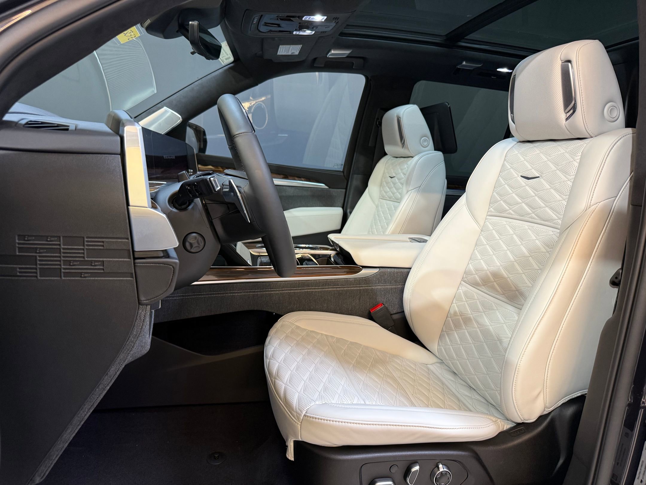 2025 Cadillac Escalade Sport Platinum photo 4