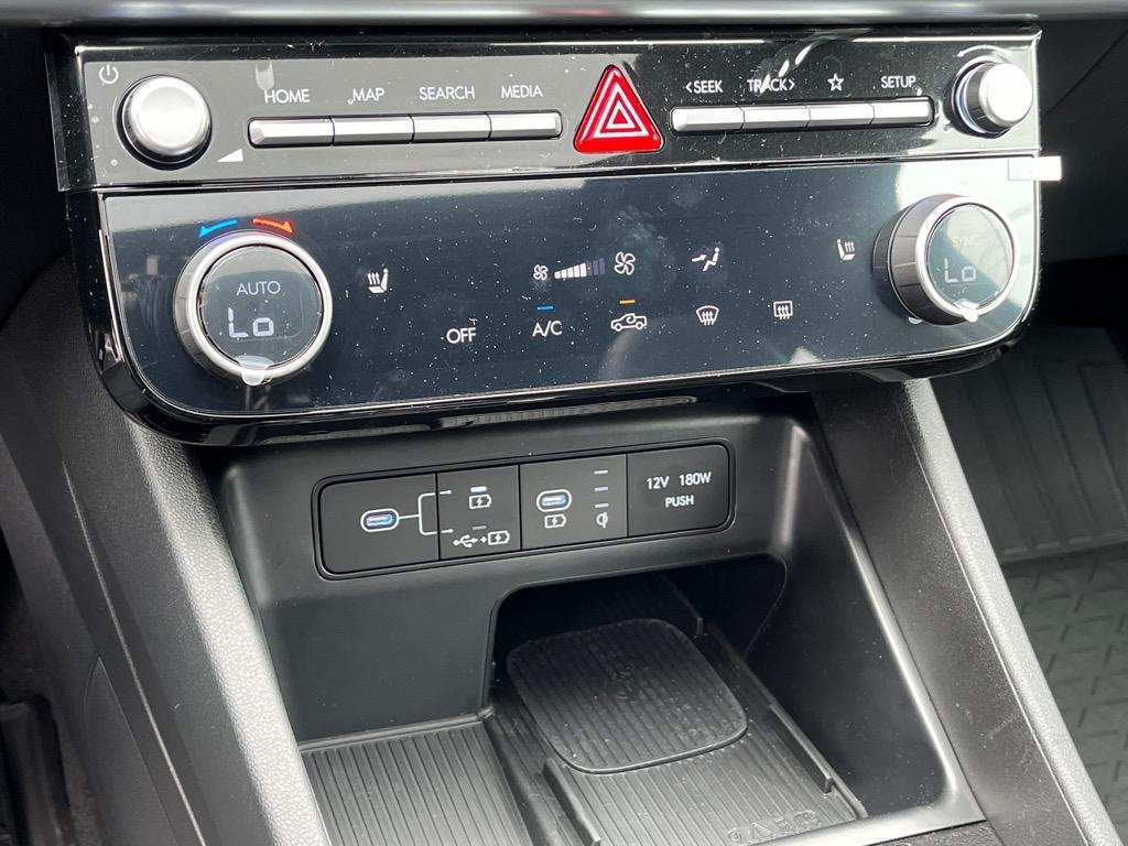 2025 Hyundai Santa Cruz SEL Activity photo 4