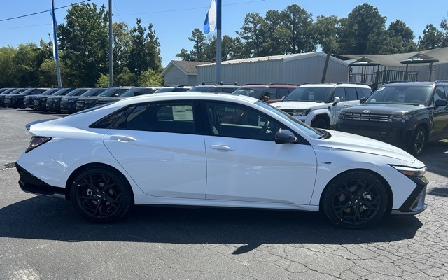 2025 Hyundai Elantra N Line photo 2