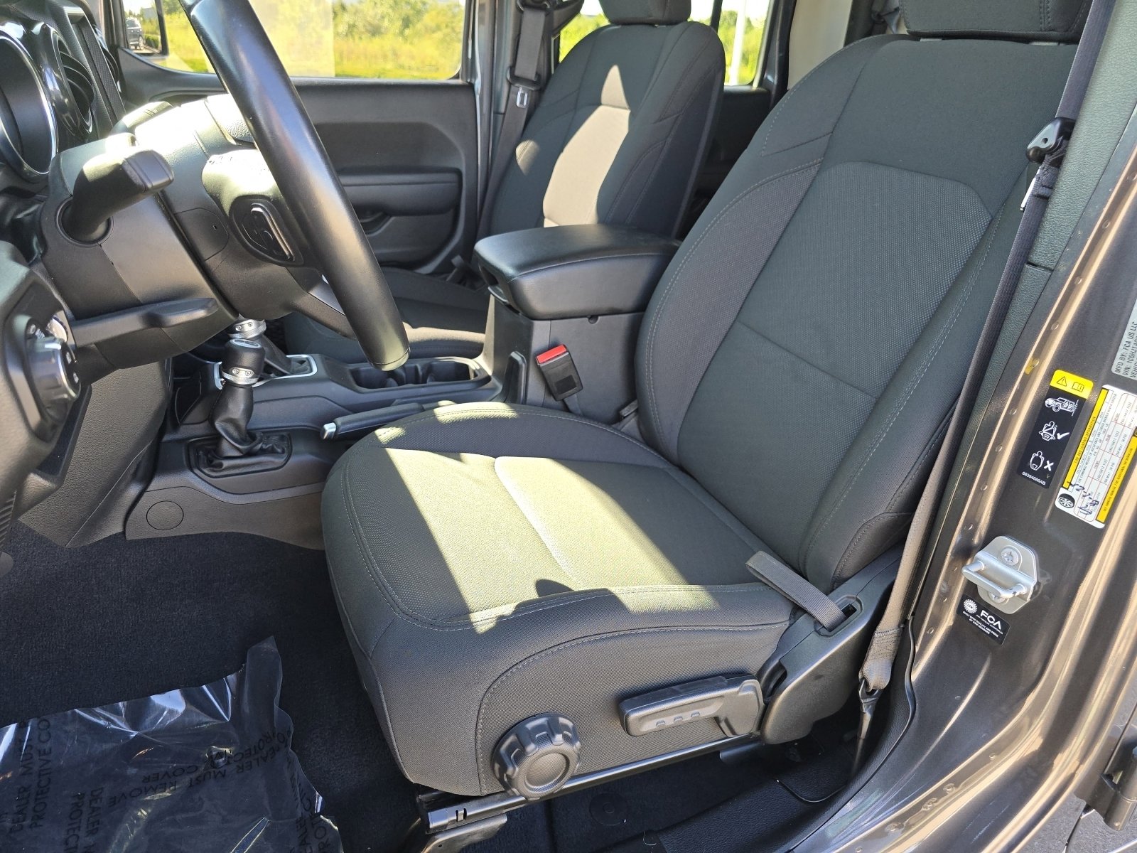 2022 Jeep Gladiator Altitude photo 25