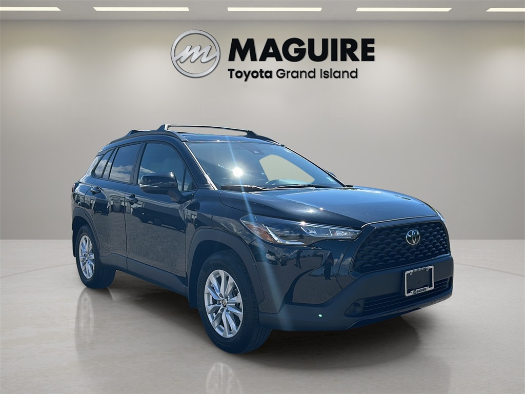 2022 Toyota Corolla Cross LE photo 6