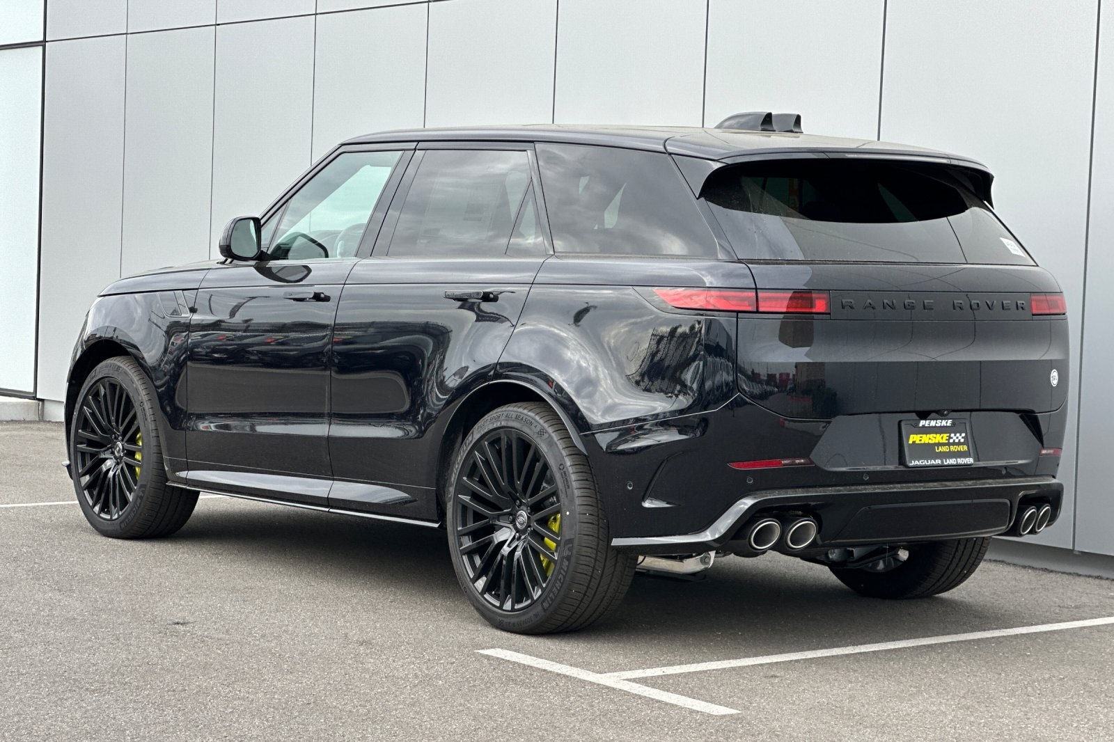 2025 Land Rover Range Rover Sport photo 4