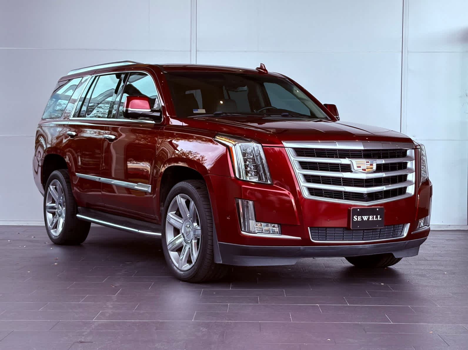 2018 Cadillac Escalade Luxury photo 4