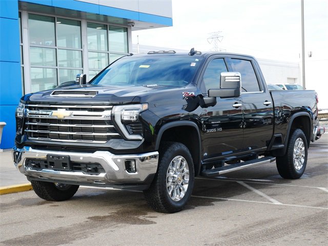 Used 2024 Chevrolet Silverado 3500HD LTZ with VIN 2GC4YUE70R1260391 for sale in Roseville, Minnesota