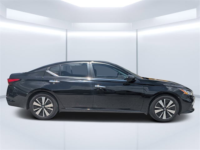2022 Nissan Altima 2.5 SV photo 2