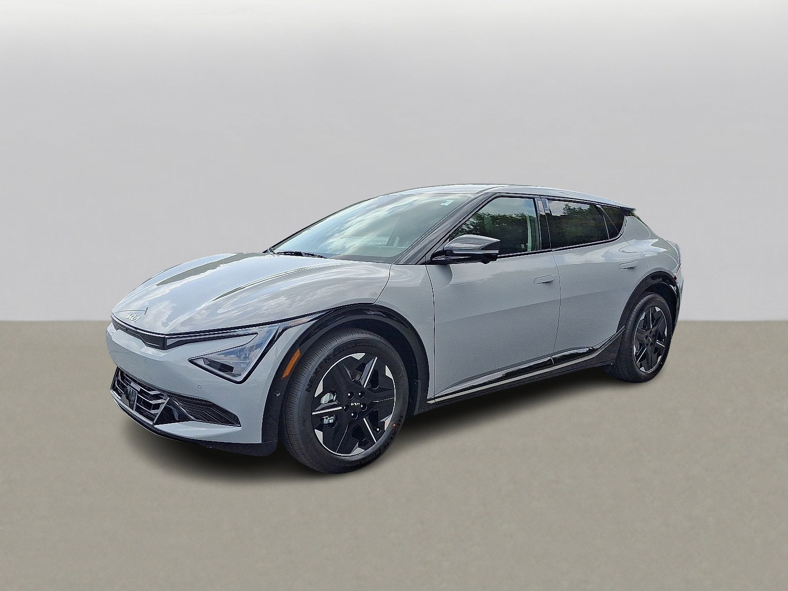2025 Kia EV6 Wind photo 2