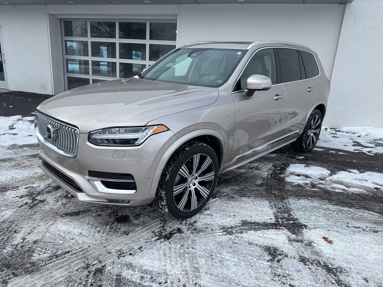 2023 Volvo XC90 Ultimate's photo