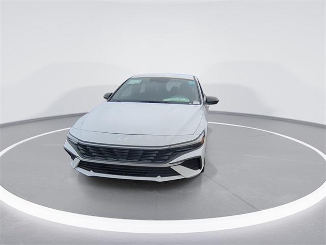 2025 Hyundai Elantra Hybrid SEL Sport photo 3