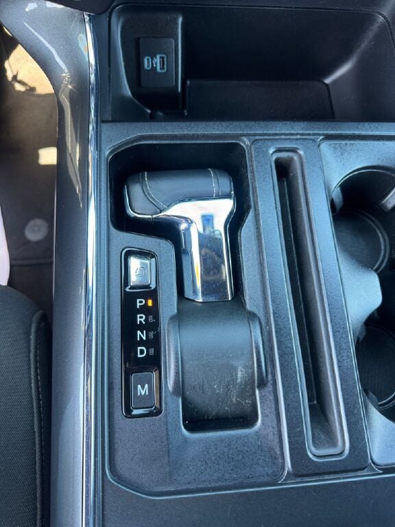2022 Ford F-150 XLT photo 25