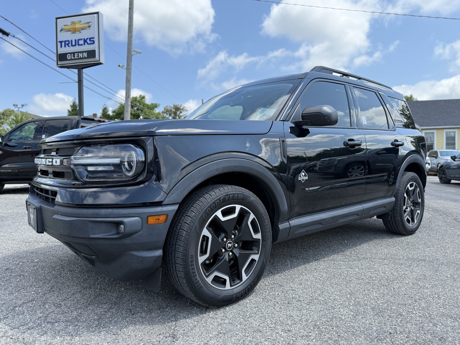 2021 Ford Bronco Sport Outer Banks photo 2