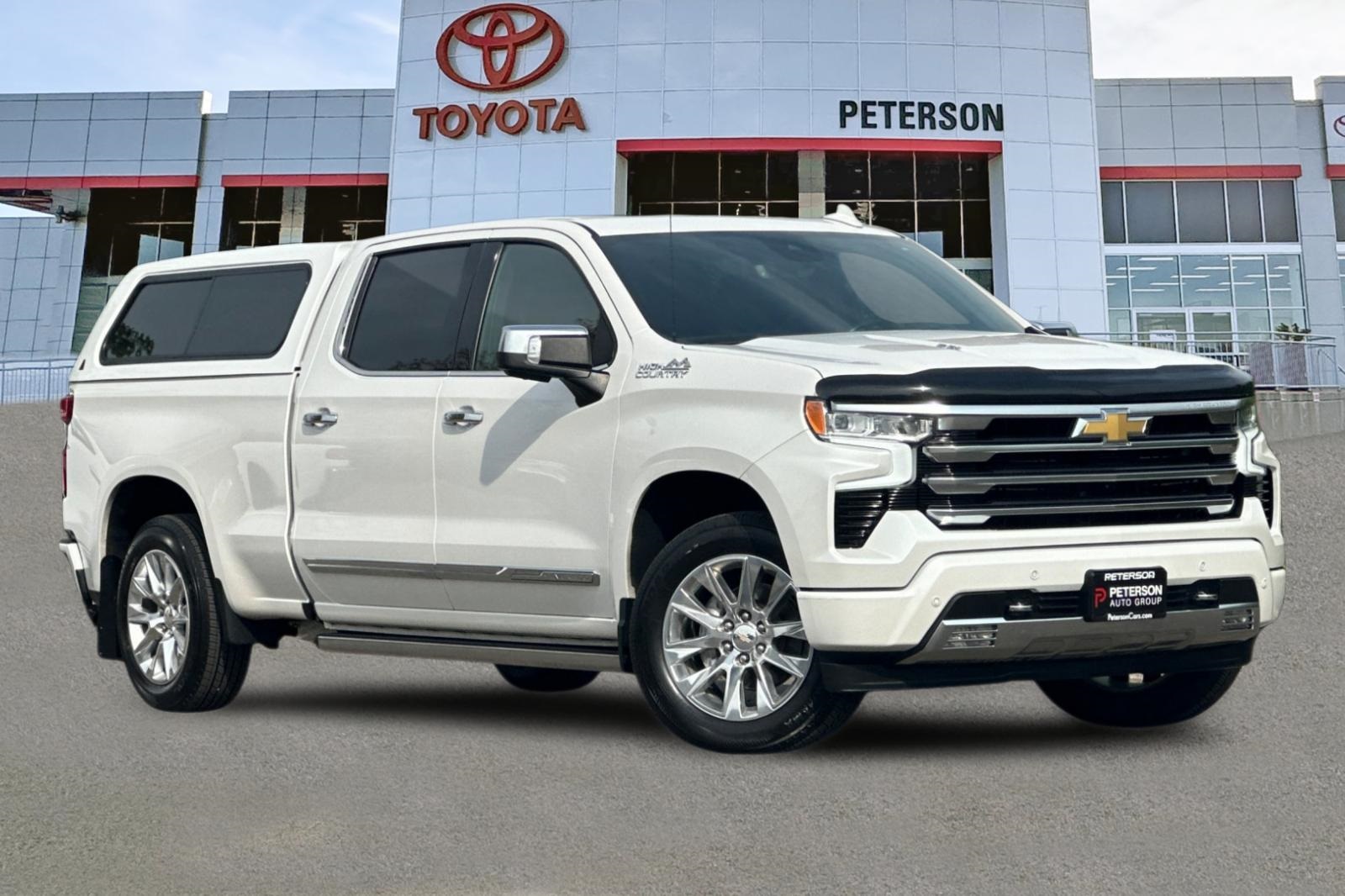 2023 Chevrolet Silverado 1500 High Country photo 2