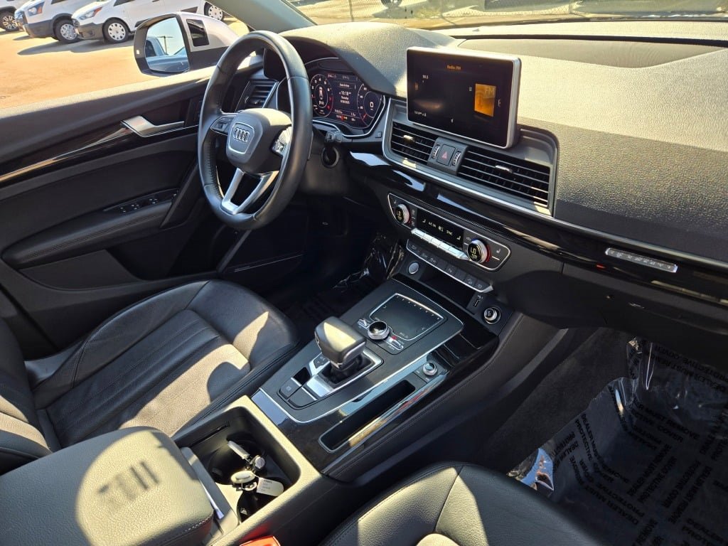 2020 Audi Q5 45 Premium Plus photo 6