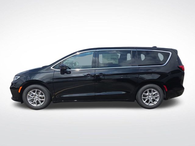 2026 Chrysler Pacifica photo 11