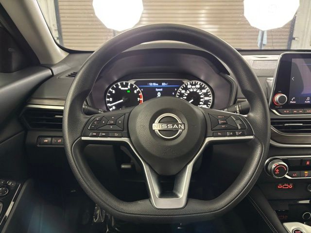 2023 Nissan Altima 2.5 SV photo 14
