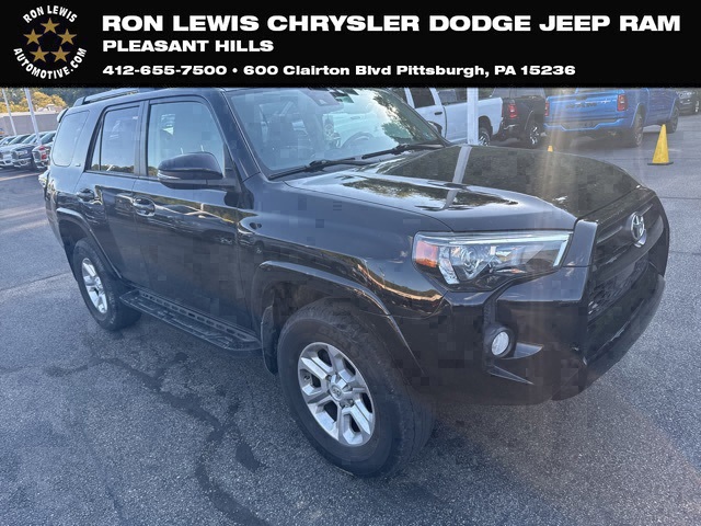 2020 Toyota 4Runner SR5 photo 2