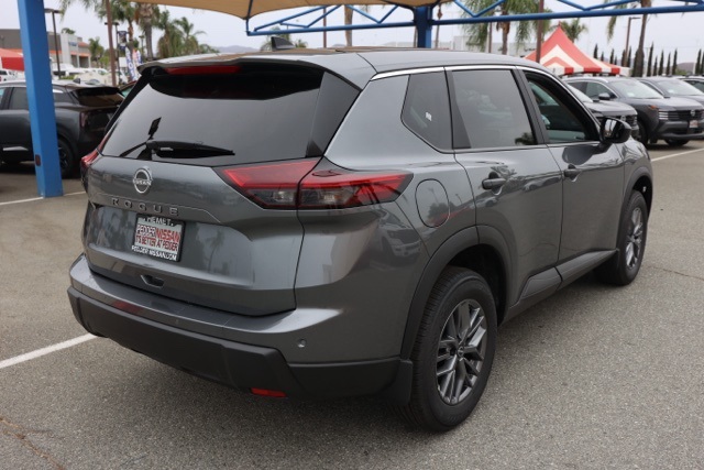 2026 Nissan Rogue S photo 4