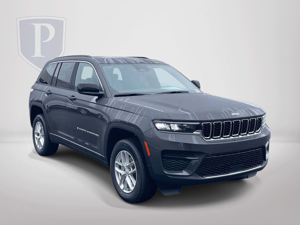 2025 Jeep Grand Cherokee Laredo's photo